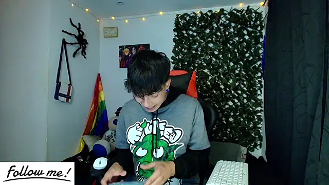 Snapshot of twink_sebas_ chatting on 01/18/25, 12:35 twink sebas online show from 01/18/25, 12:35