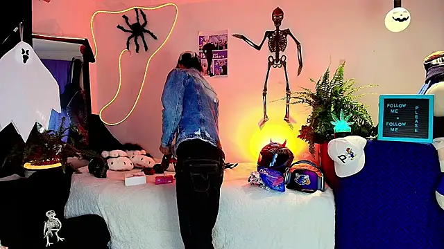 Snapshot of twink_sebas_ chatting on 10/21/25, 04:57 twink sebas online show from 10/21/25, 04:57