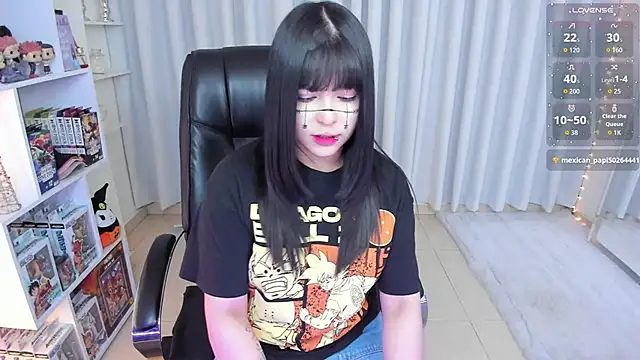 Snapshot of misshoneyxxx chatting on 11/07/25, 04:45 misshoneyxxx online show from 11/07/25, 04:45