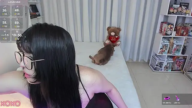 Snapshot of misshoneyxxx chatting on 03/18/26, 04:15 misshoneyxxx online show from 03/18/26, 04:15