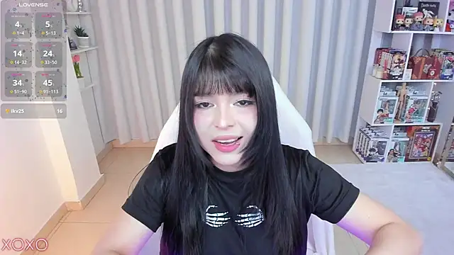 Snapshot of misshoneyxxx chatting on 04/12/26, 04:17 misshoneyxxx online show from 04/12/26, 04:17