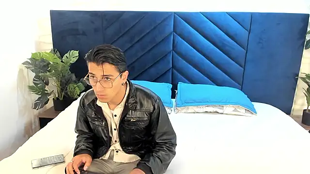 Snapshot of Andy_Joy_ chatting on 03/27/26, 11:43 Andy Joy online show from 03/27/26, 11:43