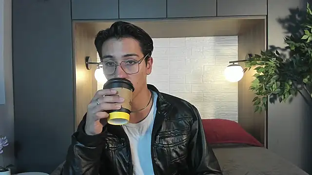 Snapshot of Andy_Joy_ chatting on 06/14/26, 11:45 Andy Joy online show from 06/14/26, 11:45