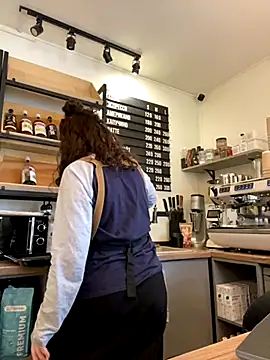 cinnabon  online show from 10/04/25, 10:35