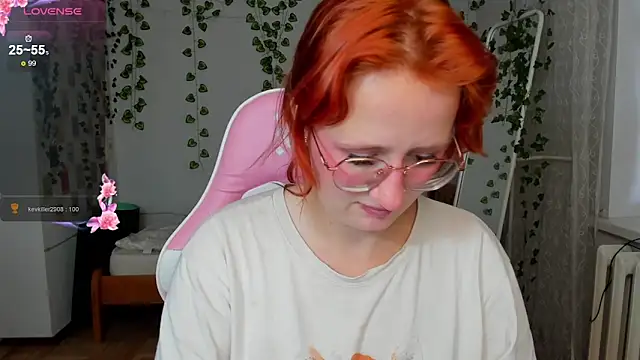 KrisTyBooBsin online show from 10/01/25, 08:42