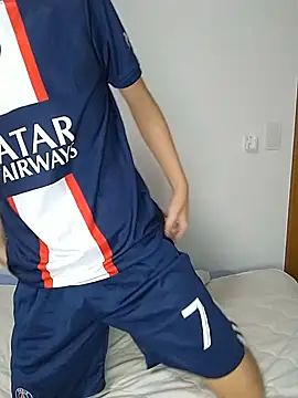 itsme LEON online show from 12/13/24, 01:12