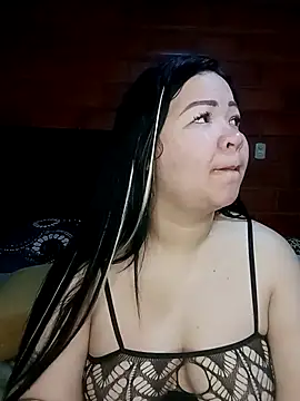 Snapshot of Chantal_lopez chatting on 12/18/25, 04:02 Chantal lopez online show from 12/18/25, 04:02