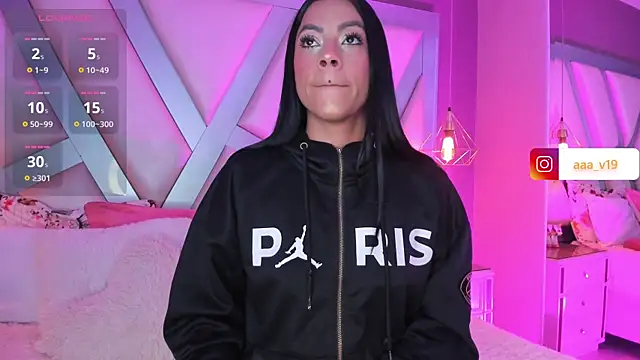 Amber villalobos  online show from 09/18/25, 03:30