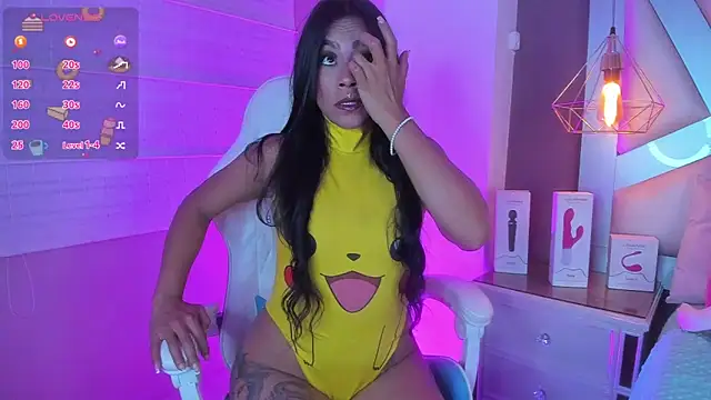Snapshot of Amber_villalobos_ chatting on 05/21/26, 03:57 Amber villalobos online show from 05/21/26, 03:57