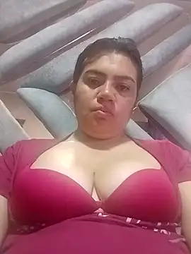 Snapshot of naughty-sharlot chatting on 01/04/25, 11:43 naughty-sharlot online show from 01/04/25, 11:43