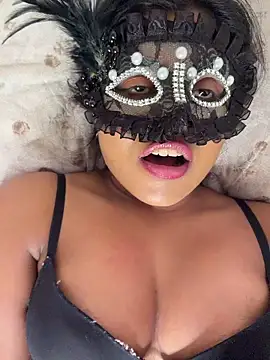 Bella Luna18 online show from 11/11/25, 07:36