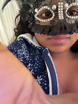 Snapshot of Bella_Luna18 chatting on 01/06/26, 03:38 Bella Luna18 online show from 01/06/26, 03:38