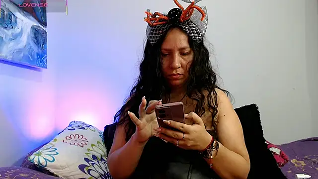 naihroby online show from 10/31/25, 09:49