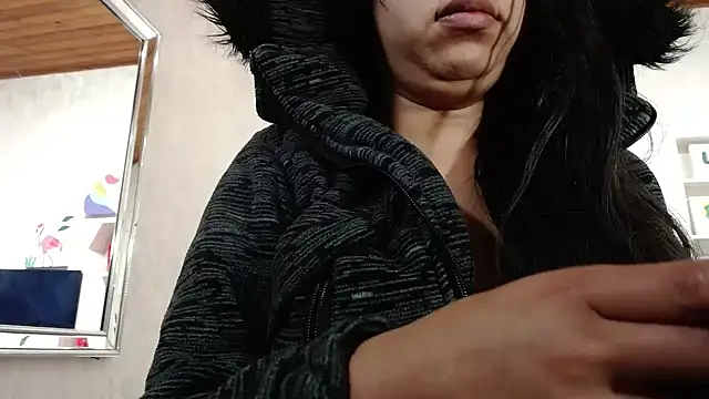 CarolineBrunx online show from 11/03/25, 09:21