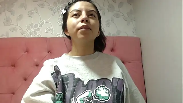 CarolineBrunx online show from 12/16/25, 02:38