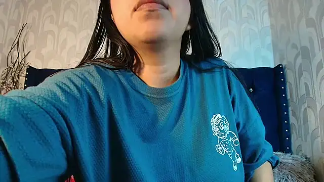 Snapshot of CarolineBrunx chatting on 02/08/26, 06:06 CarolineBrunx online show from 02/08/26, 06:06