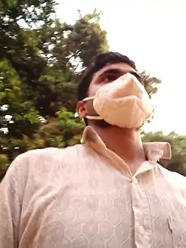 Snapshot of Ishan003 chatting on 02/21/26, 12:33 Ishan003 online show from 02/21/26, 12:33