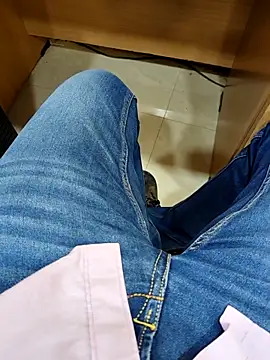 Snapshot of Ishan003 chatting on 02/26/26, 01:48 Ishan003 online show from 02/26/26, 01:48