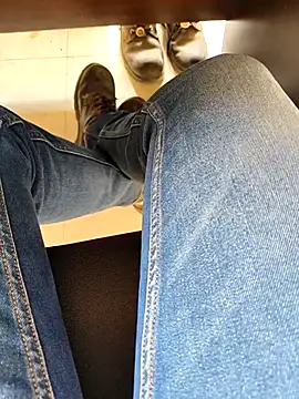 Snapshot of Ishan003 chatting on 03/08/26, 09:57 Ishan003 online show from 03/08/26, 09:57