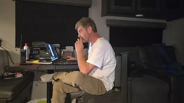 Snapshot of Cobra500hp chatting on 09/26/25, 05:11 Cobra500hp online show from 09/26/25, 05:11