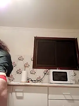 Snapshot of RamyLove36 chatting on 02/17/25, 04:42 RamyLove36 online show from 02/17/25, 04:42