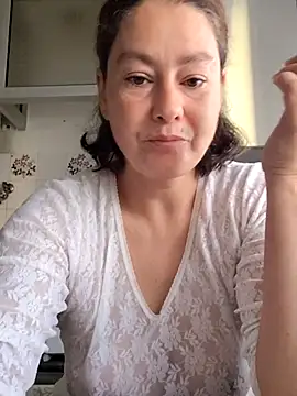 Snapshot of RamyLove36 chatting on 10/26/25, 08:31 RamyLove36 online show from 10/26/25, 08:31