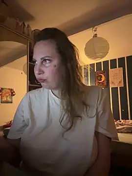 Snapshot of Yanacool007 chatting on 12/23/24, 08:47 Yanacool007 online show from 12/23/24, 08:47