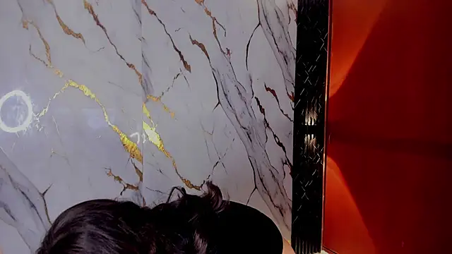 Vennus gir online show from 12/16/25, 09:20