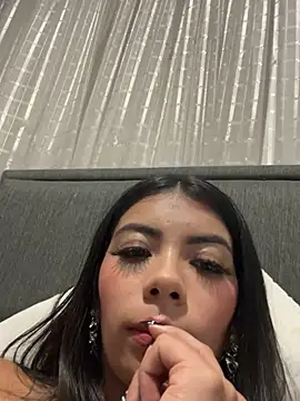 Snapshot of NattGomez chatting on 01/05/25, 04:25 NattGomez online show from 01/05/25, 04:25
