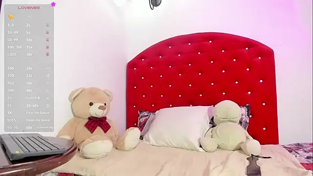 brittany williams  online show from 03/22/25, 03:31