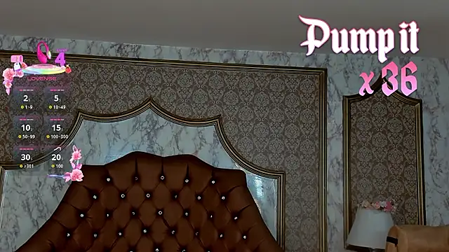 Snapshot of SoffiQueen chatting on 02/12/26, 01:17 SoffiQueen online show from 02/12/26, 01:17