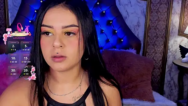 SoffiQueen online show from 06/17/26, 12:29