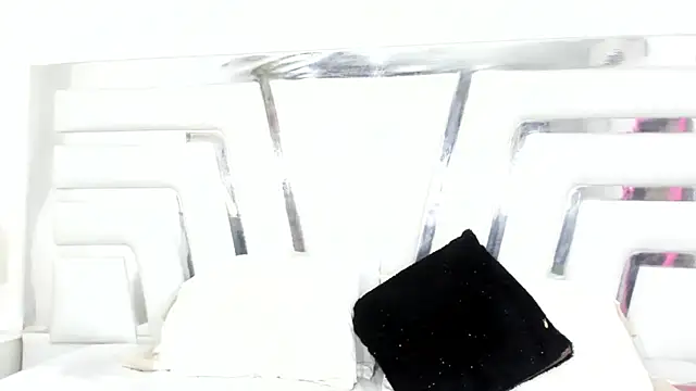 SaraaJhons online show from 03/19/25, 12:37