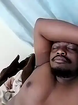 Snapshot of chubbybear322 chatting on 09/14/25, 12:21 chubbybear322 online show from 09/14/25, 12:21