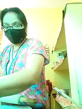 Snapshot of heenage chatting on 02/25/25, 05:52 heenage online show from 02/25/25, 05:52