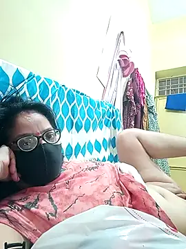 Snapshot of heenage chatting on 09/11/25, 03:28 heenage online show from 09/11/25, 03:28