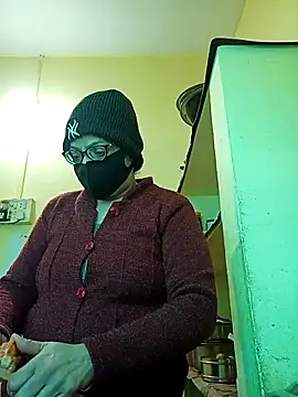 Snapshot of heenage chatting on 12/17/25, 07:14 heenage online show from 12/17/25, 07:14