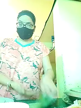 Snapshot of heenage chatting on 01/12/26, 07:57 heenage online show from 01/12/26, 07:57