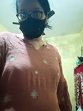 heenage online show from 03/08/26, 06:06