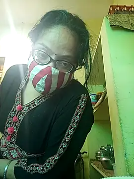 heenage online show from 03/11/26, 09:15