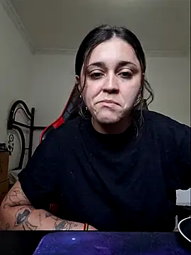 luuhcat09 online show from 10/21/25, 09:54