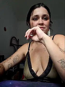 luuhcat09 online show from 10/29/25, 05:58