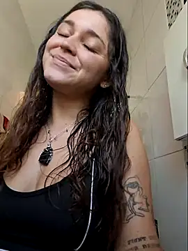 luuhcat09 online show from 11/11/25, 04:51