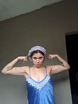 Snapshot of luuhcat09 chatting on 12/19/25, 12:34 luuhcat09 online show from 12/19/25, 12:34