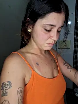 Snapshot of luuhcat09 chatting on 12/23/25, 12:41 luuhcat09 online show from 12/23/25, 12:41