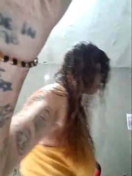 Snapshot of luuhcat09 chatting on 01/17/26, 05:16 luuhcat09 online show from 01/17/26, 05:16