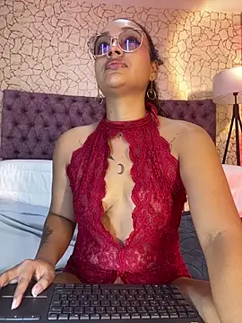 Snapshot of EMILYY_FOXY chatting on 06/19/26, 07:06 EMILYY FOXY online show from 06/19/26, 07:06