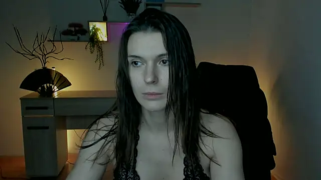 Snapshot of EricaPowers chatting on 12/12/24, 10:34 EricaPowers online show from 12/12/24, 10:34
