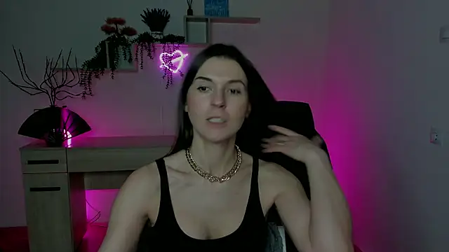 Snapshot of EricaPowers chatting on 12/23/24, 11:14 EricaPowers online show from 12/23/24, 11:14