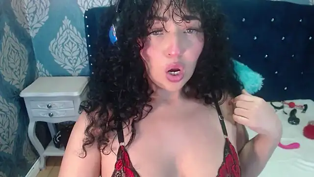 Sofiacowperx online show from 06/18/26, 07:40